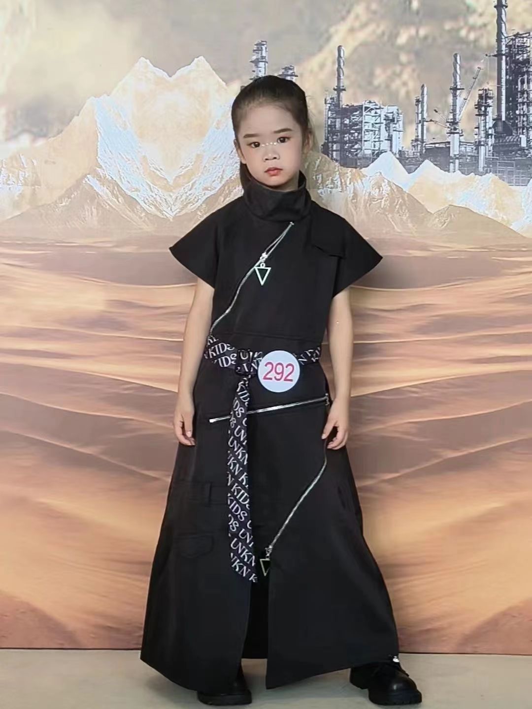 大千世界超模盛典人气明星李雨栖(图4)