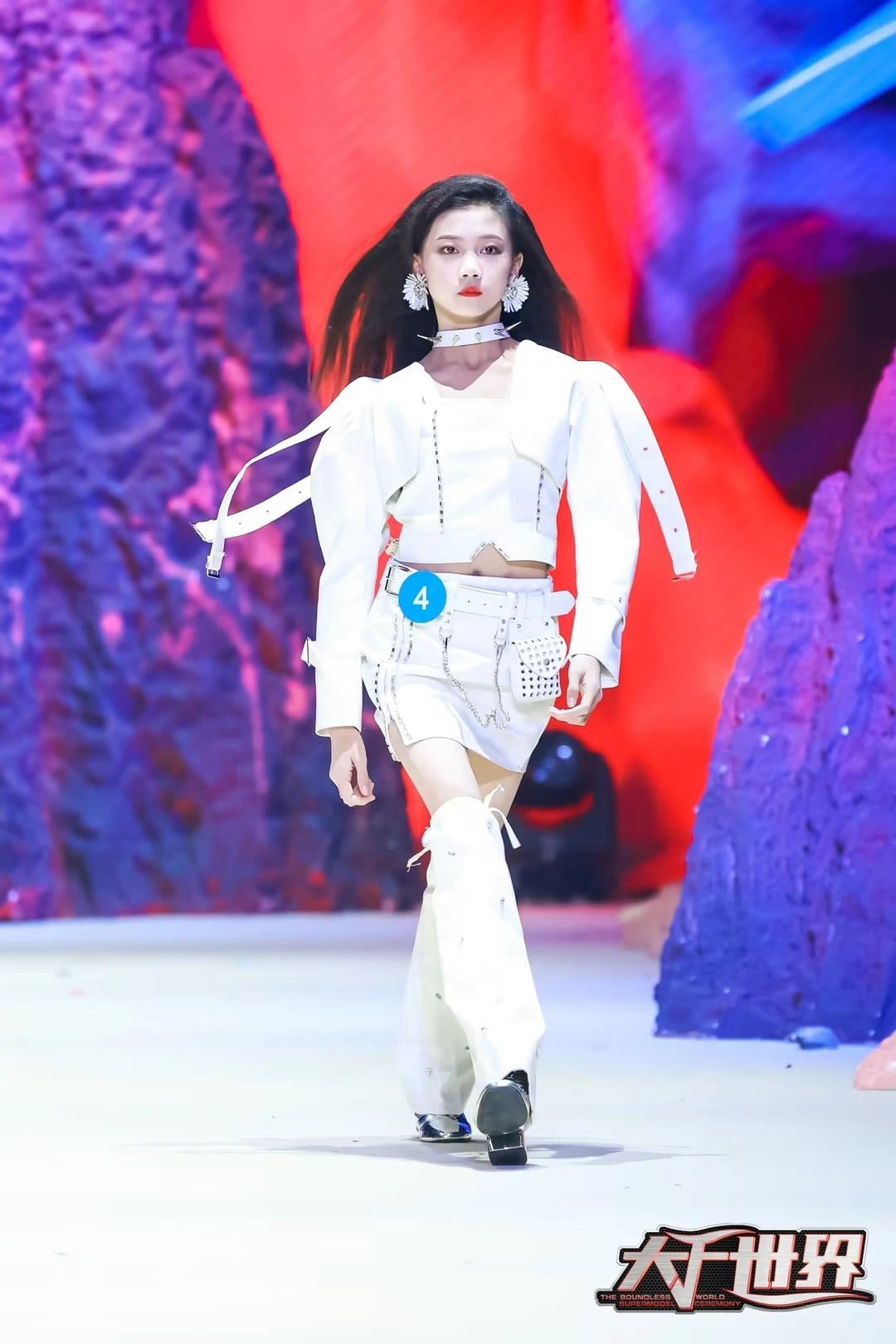 没想到主题秀也能玩出“花”来~焕新升级一秀一赛大千世界超模盛典(图3)