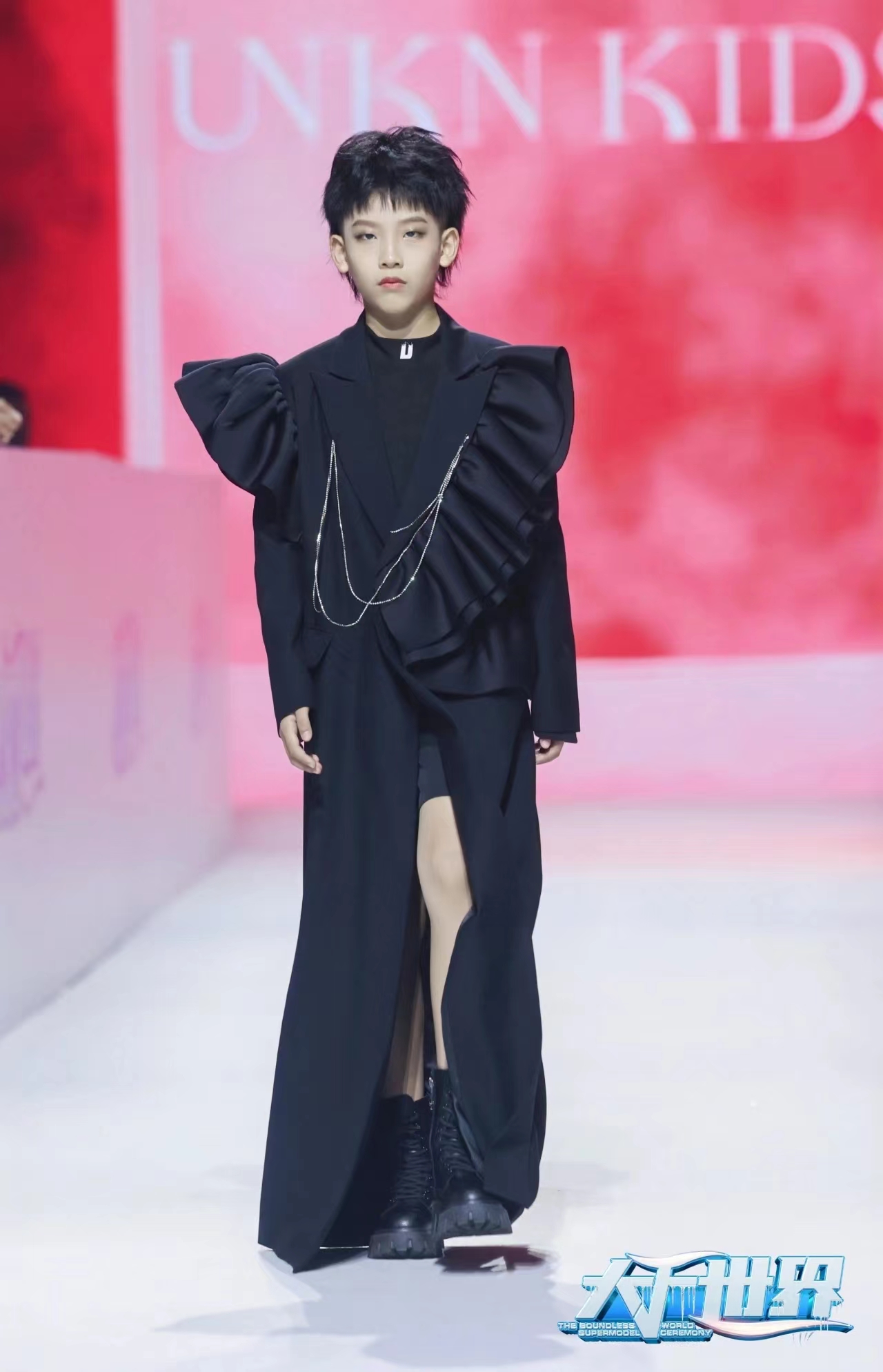 大千世界超模盛典特邀小嘉宾范喆瀚秀场精彩集锦(图5)