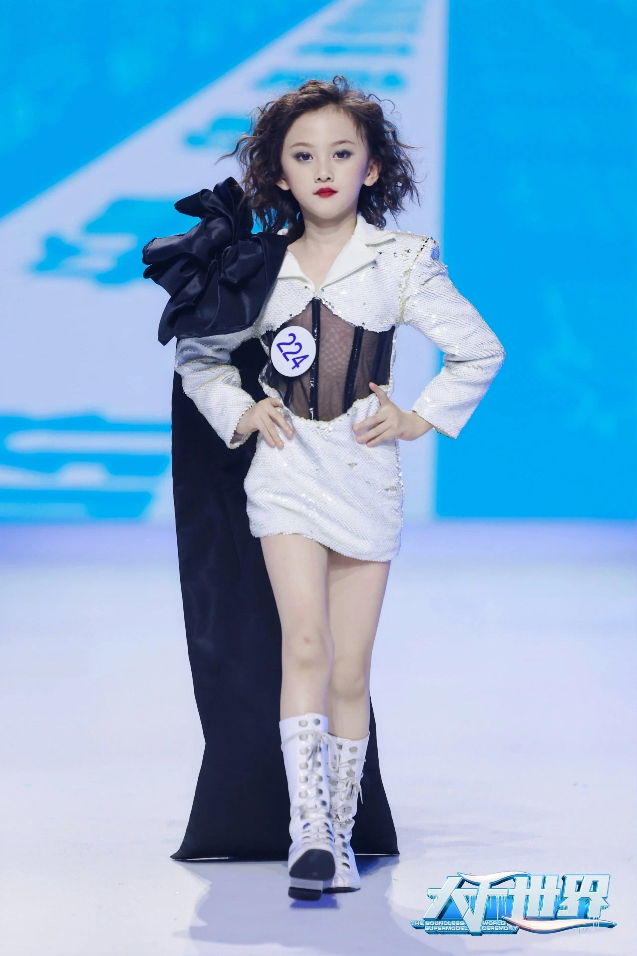 大千世界超模盛典特邀小嘉宾-黄美璐秀场精彩集锦(图2)
