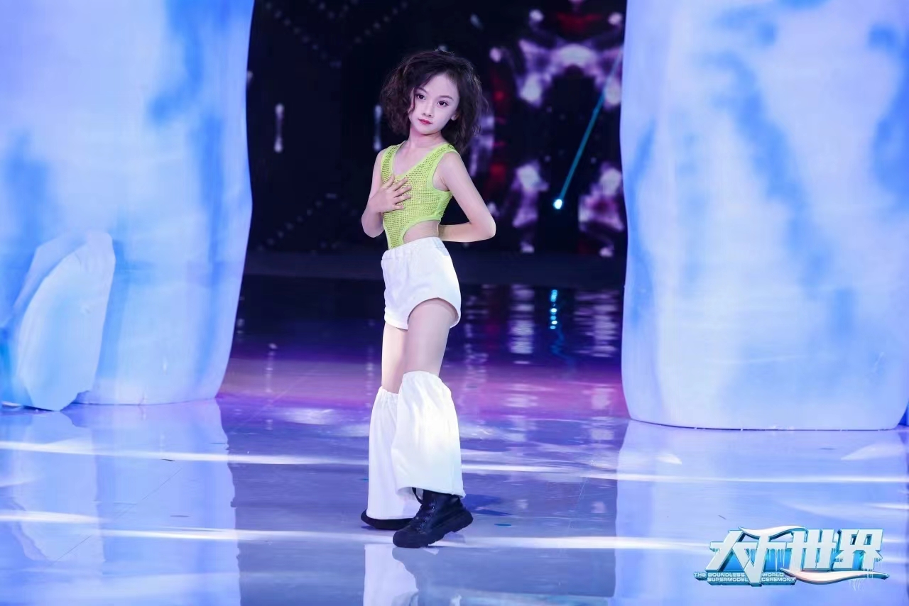 大千世界超模盛典特邀小嘉宾-黄美璐秀场精彩集锦(图7)