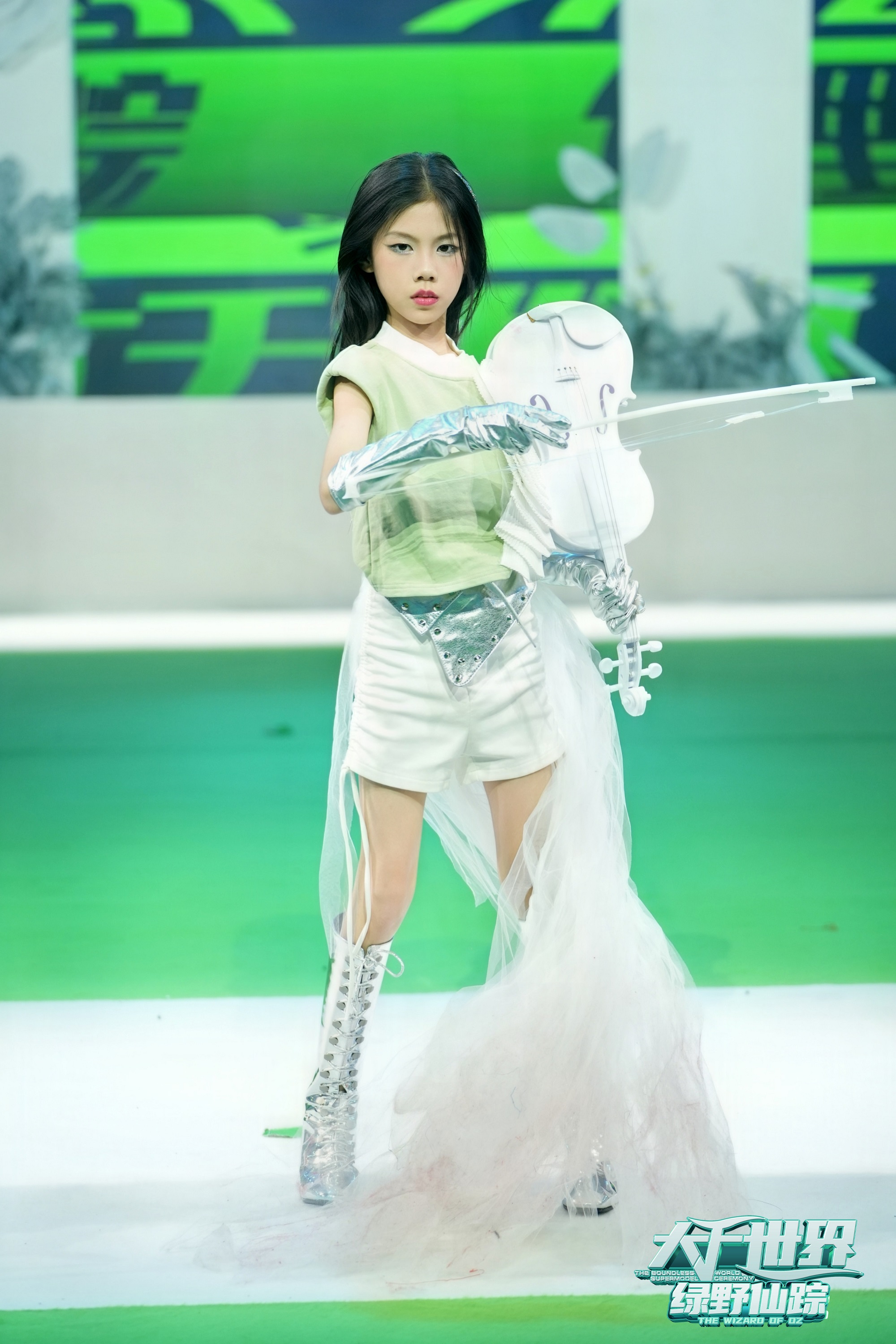 大千世界超模盛典GUCCI首秀陆芊潼秀场精彩回顾(图3)