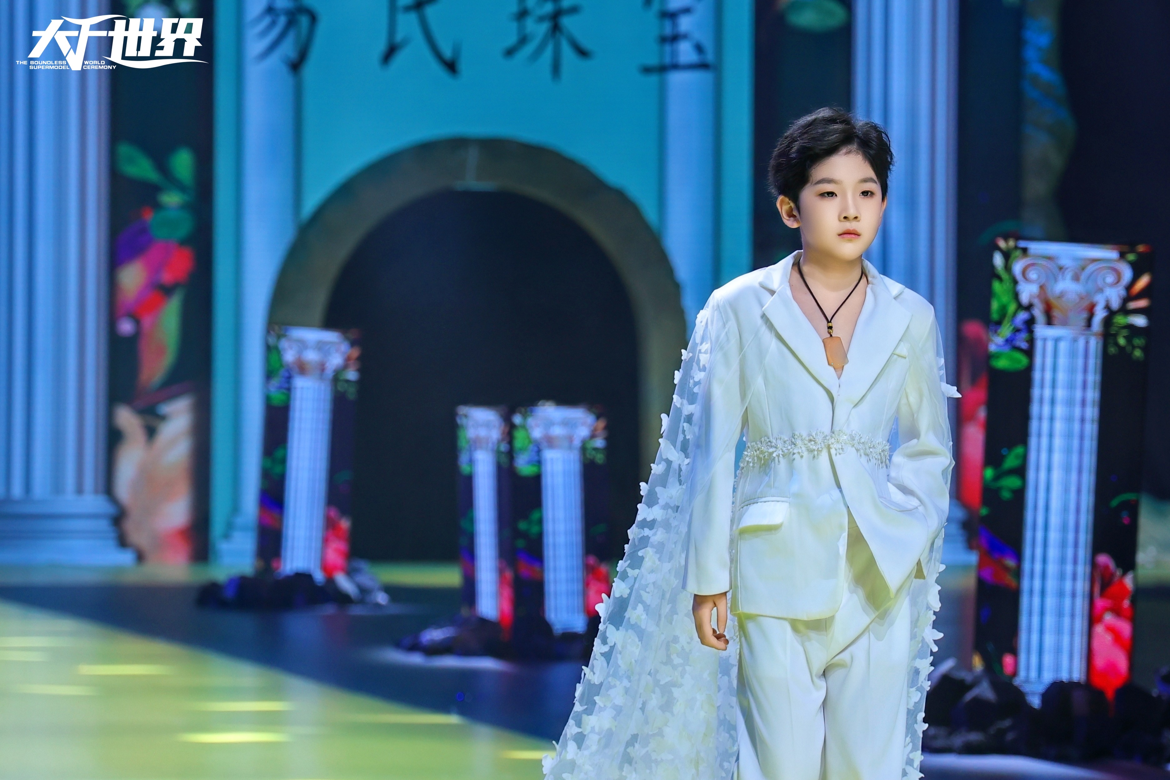  大千世界全新季旷野之幕红人榜先锋超模秀场精彩集锦(图3)